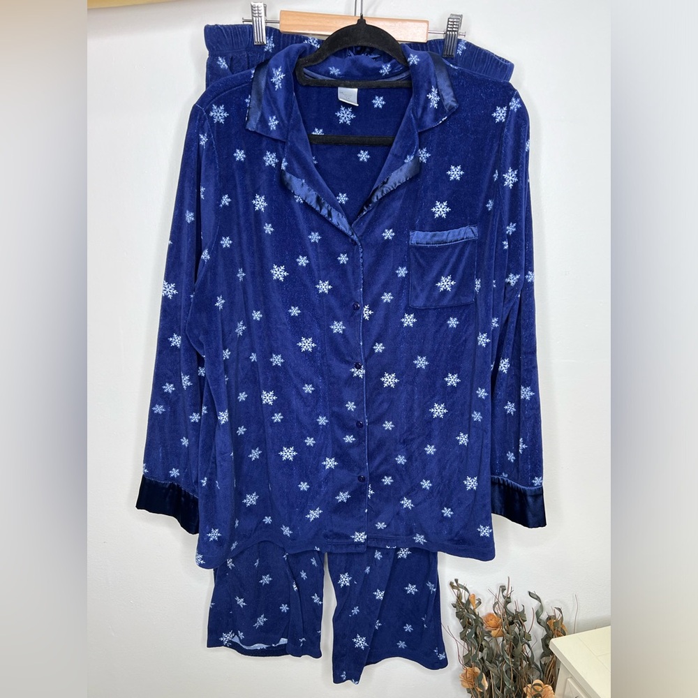 Liz Claiborne 2-Piece Pajama Set